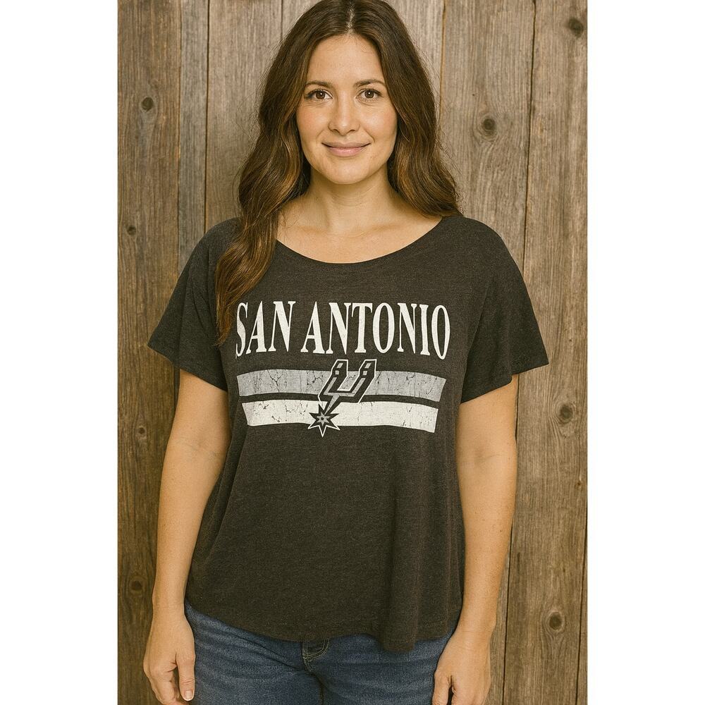 Sportique XL san antonio spurs game day spell out t shirt light weight stretch